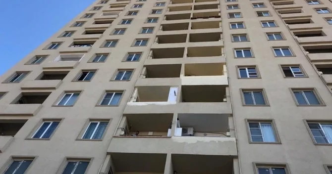 Azərbaycanlı müğənni 13 cü mərtəbədən aldığı evə görə peşman oldu SƏBƏB
