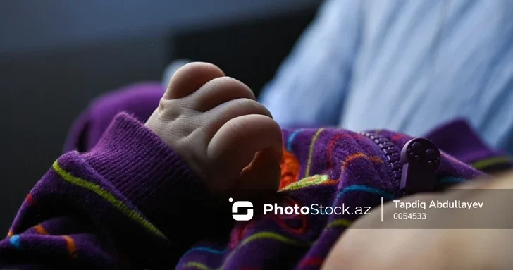 Обнародовано число детей, рожденных вне брака в Баку