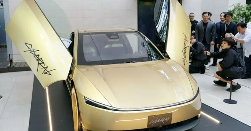 “Tesla” sürücüsüz robotaksisini Yaponiyada nümayiş etdirib