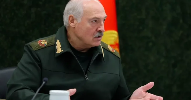 Лукашенко ушел в армию