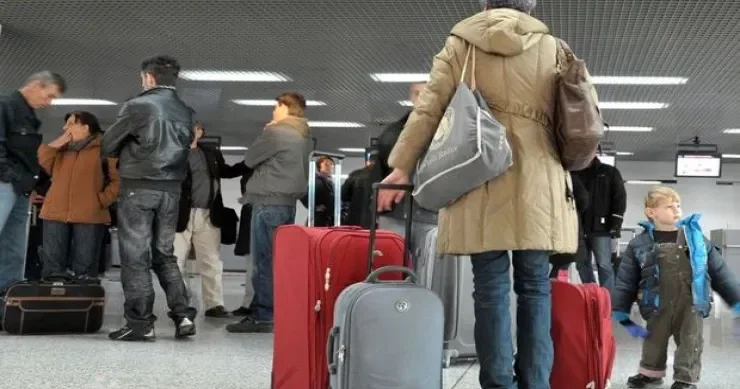 Bu ölkədə yüzlərlə Rusiya vətəndaşına ölkədən çıxmaq əmri verildi SƏBƏB