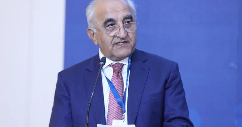 “Süni intellekt və təhsilin gələcəyi” UNEC rektoru YAZIR