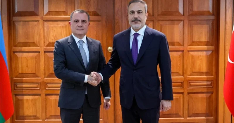 Ceyhun Bayramov Hakan Fidanla müzakirə apardı