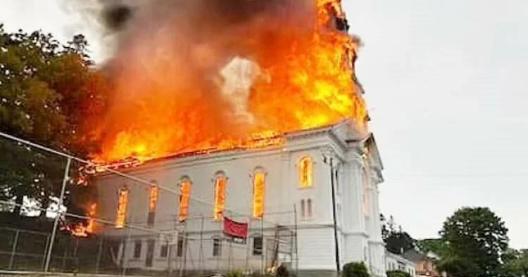 Rus ordusu kilsəni bombaladı: ölənlər var