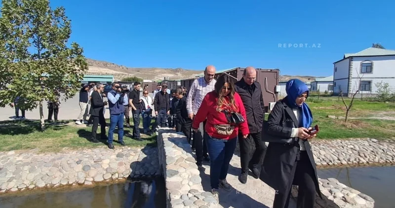 Beynəlxalq konfransın iştirakçıları Zəngilan məscidində namaz qıldılar YENİLƏNİB + FOTO