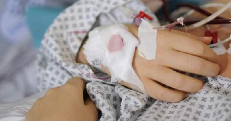 3 azyaşlı pomidor turşusundan zəhərləndi