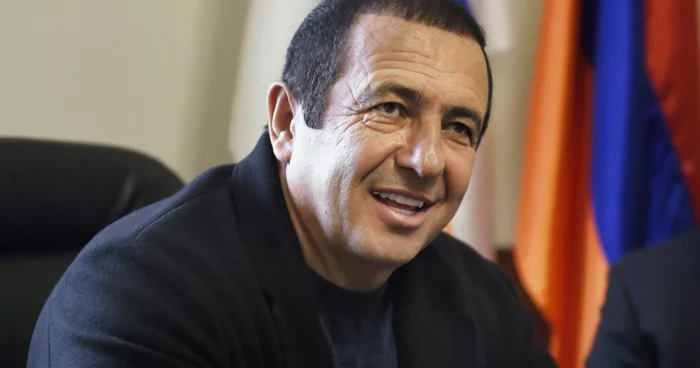 Tsarukyan Paşinyana qarşı ittifaq yaradır