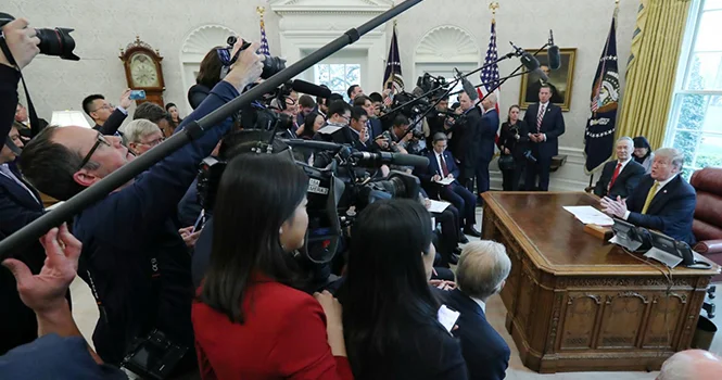 Минюст США расследует бойкот телеканалами из президентского пула мероприятий Трампа