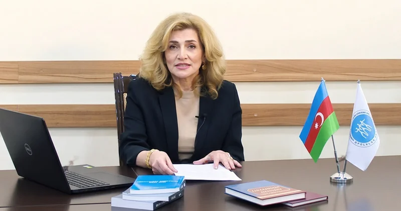 Məktəbli forması sadəcə geyim deyil Dosentdən AÇIQLAMA