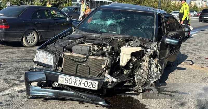 Sumqayıtda mikroavtobusla minik avtomobili toqquşdu: Xəsarət alanlar var FOTO KONKRET