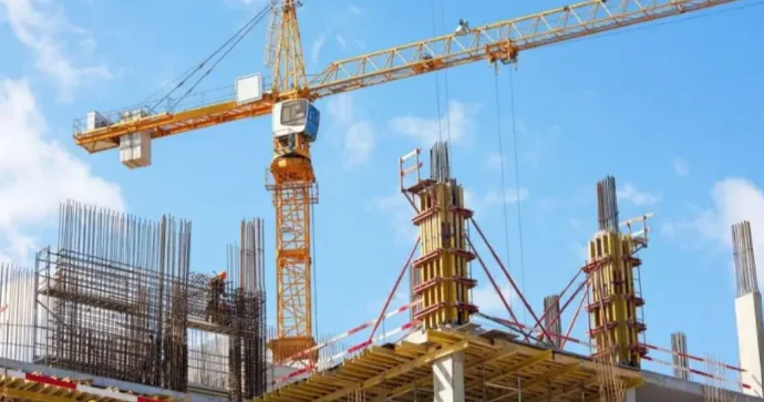 Tikinti sektoruna verilən kreditlər artır VİDEO