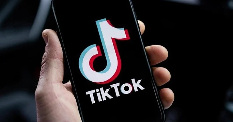 Tiktokerlər canlı yayım zamanı həbs olundu