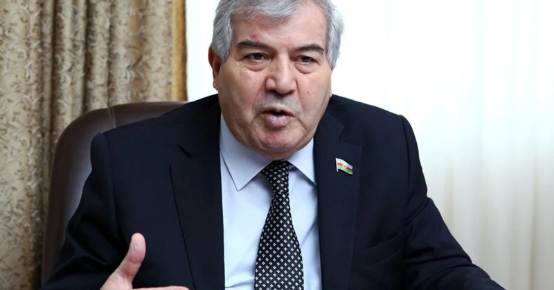 “Analarımız, nənələrimiz kəlağayı örtüb, şal bağlayıblar...” Sabir Rüstəmxanlı