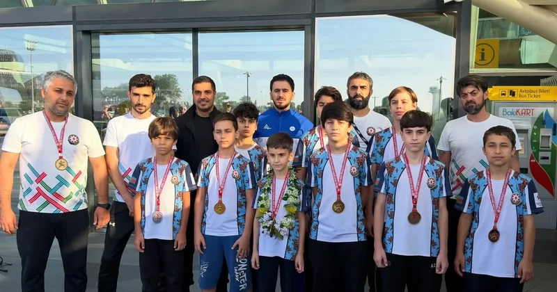 Dünya çempionatından 12 medalla qayıdan karateçilərimizin qarşılanma mərasimi olub