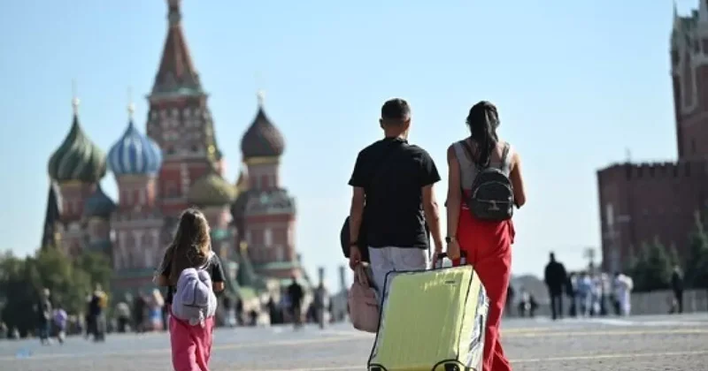 Politico: Еврокомиссия готовит ужесточение визовых правил для россиян