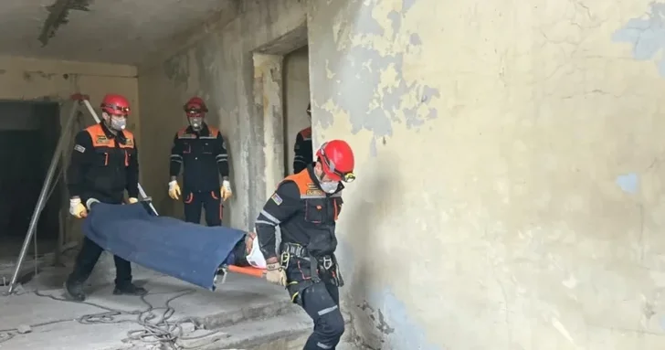 В Сальяне прошли учения по спасению людей из под завалов на территории предприятия
