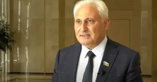 “Xəncər arxadan saplana bilər!” Hikmət Babaoğlundan üç tərəfdən gələn ideoloji təhdidlərlə bağlı TƏHLİL