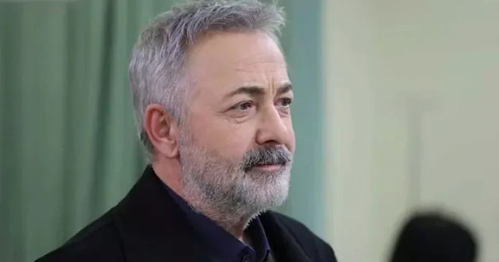 Yenə özündən kiçik, kasıb qızla “evləndi”…