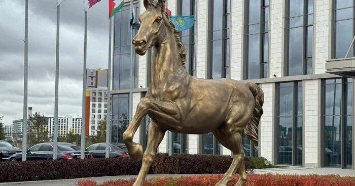 “Qarabağ atı” heykəlinin müəllifi danışdı