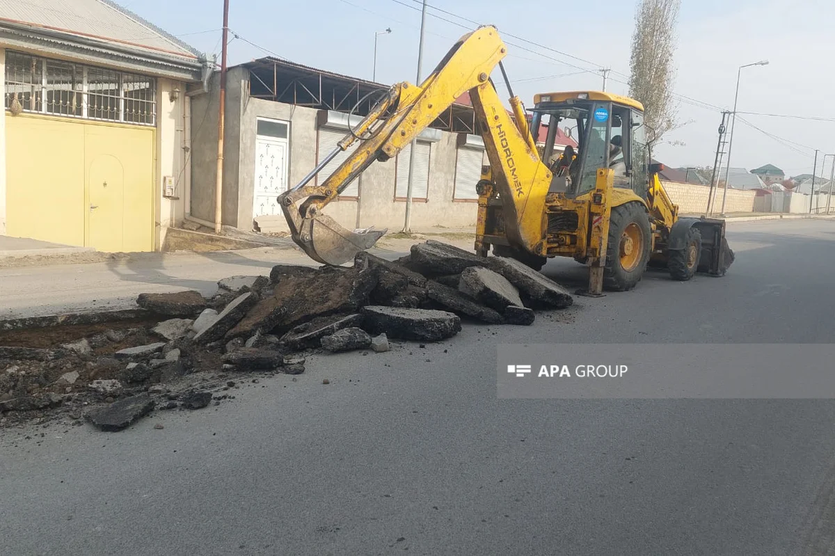 Gəncədə çökmüş yolda asfalt örtüyü bərpa edilir FOTO YENİLƏNİB