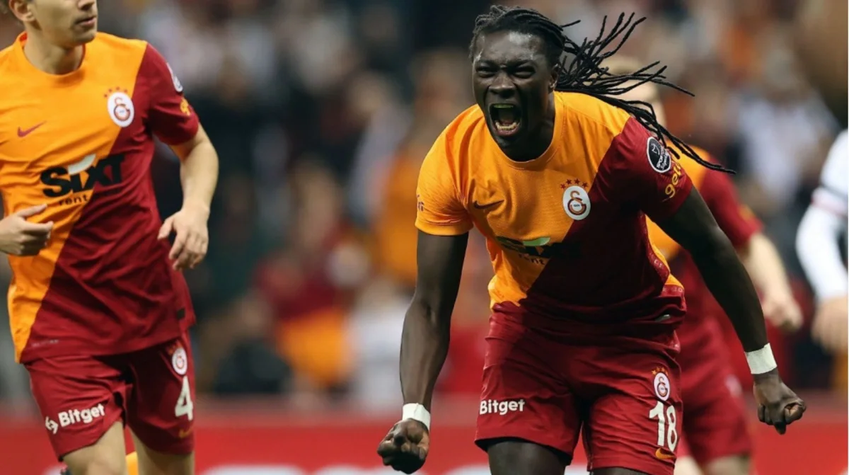 Qalatasaray klubunun sabiq hücumçusu karyerasını başa vurub