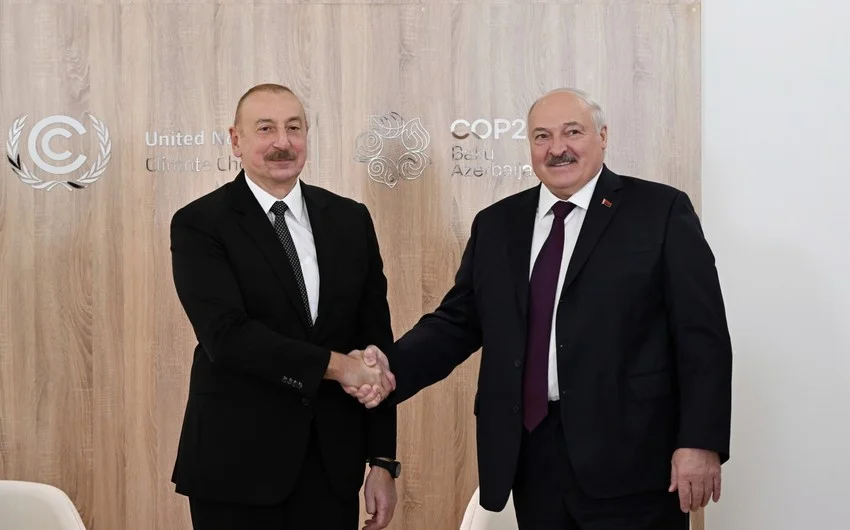 İlham Əliyev Lukaşenko ilə görüşdü