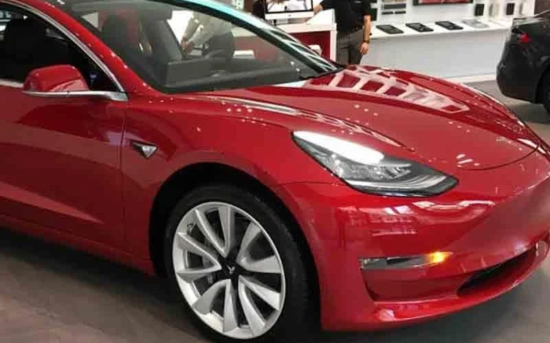 “Tesla” Bakıda ağır qəza törətdi Ölən var