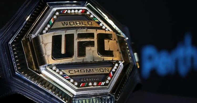 UFC çempionu 46 yaşında boksda debüt etdi