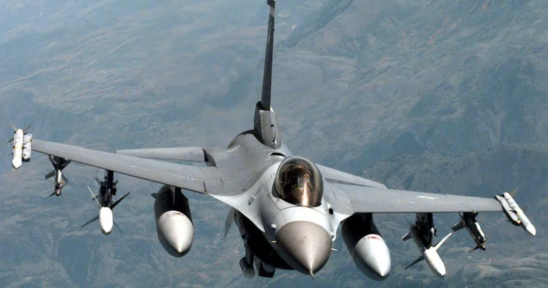 Россия нанесла удар по аэродрому в Украине, где базировались F 16 Minval Politika