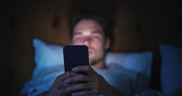 Yatmazdan 30 dəqiqə əvvəl etməli olduğunuz tək vərdiş budur