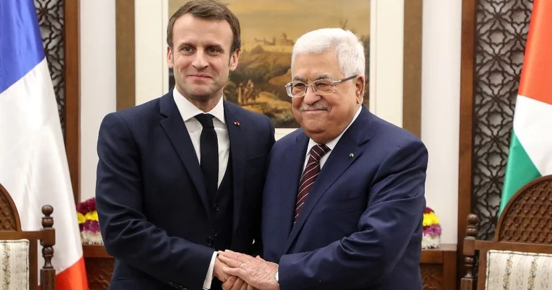 Макрон принял в Елисейском дворце Махмуда Аббаса