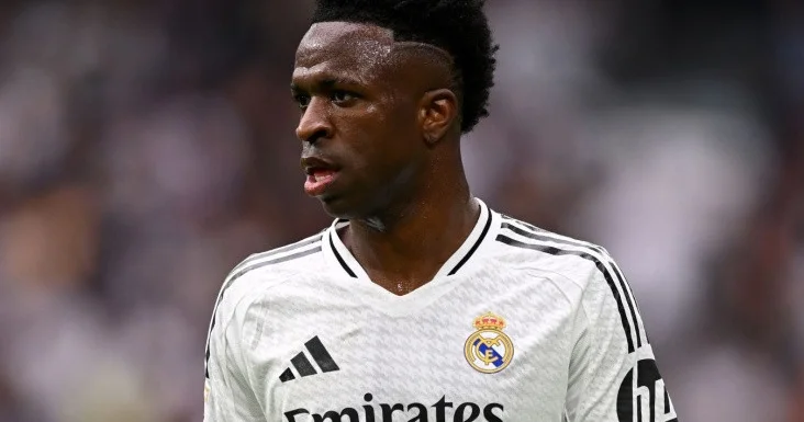 Vinisius Heyseni tənqid edib: “Sənin uzun ötürmələrin kimə lazımdır?”