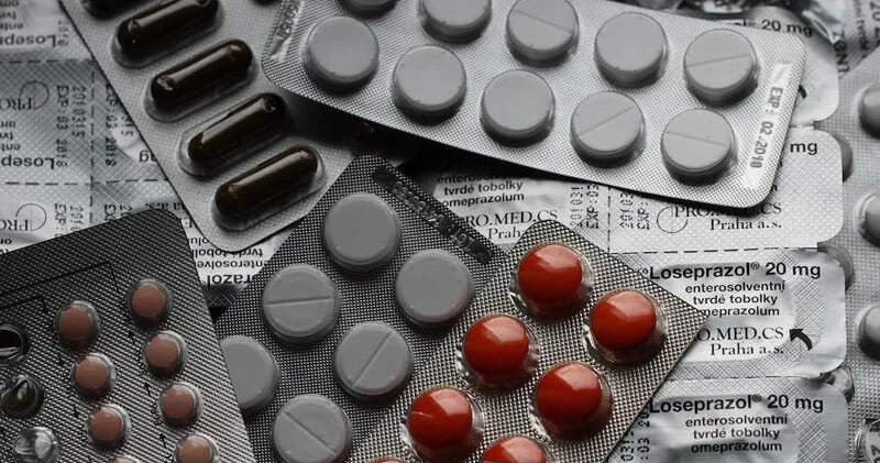 İstanbuldan gətirilən şirniyyatın içərisində ölkəyə dərmanlar keçirmək istədilər FOTO