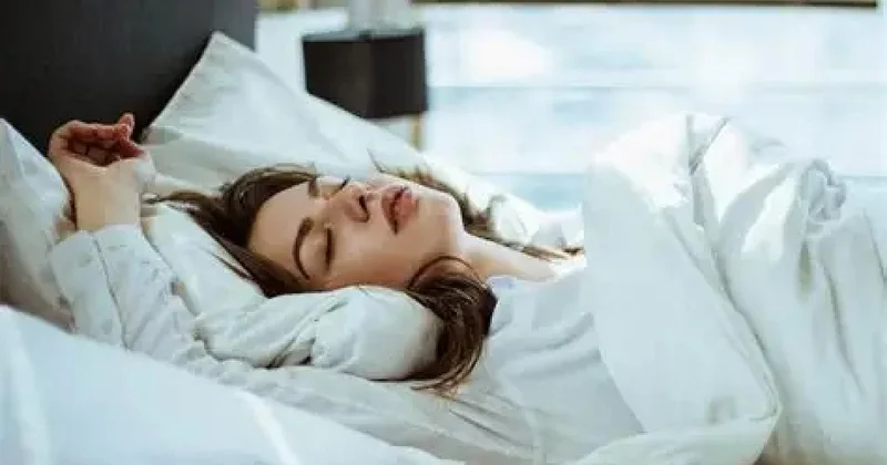 Gecə yatmazdan əvvəl edilən 3 səhv Buna görə səhər yorğun oyanırıq