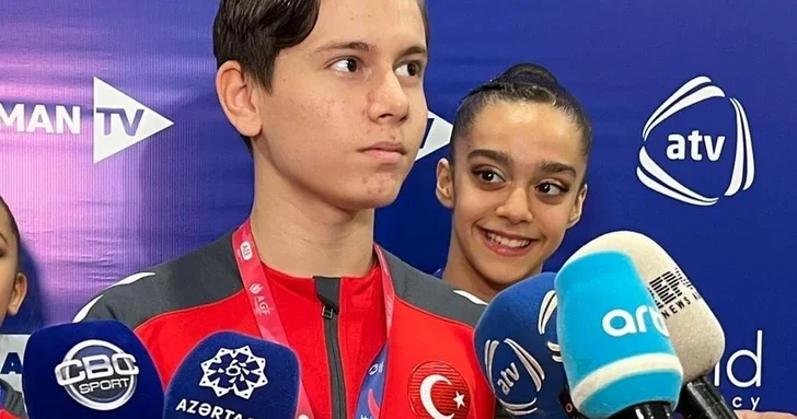 От упорных тренировок к золоту: турецкий гимнаст о своем успехе на чемпионате Европы в Гяндже