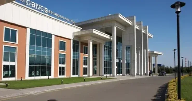 Gəncə aeroportunda ƏMƏLİYYAT: şirniyyat qutularından görün nələr çıxdı? FOTO