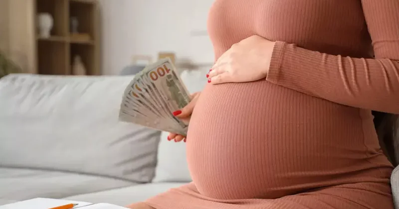 Фиктивное трудоустройство беременных: женщина в Казахстане присвоила 217 миллионов