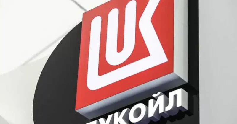 Мировые цены на нефть выросли на фоне санкций против Лукойла