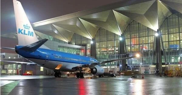 Saratov hava limanı BAĞLANDI