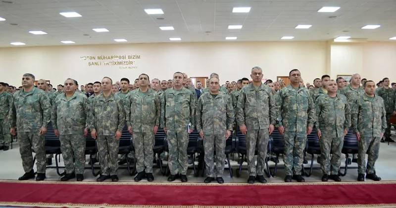 Церемония выпуска курса Подготовка офицеров запаса в Азербайджане: ФОТО