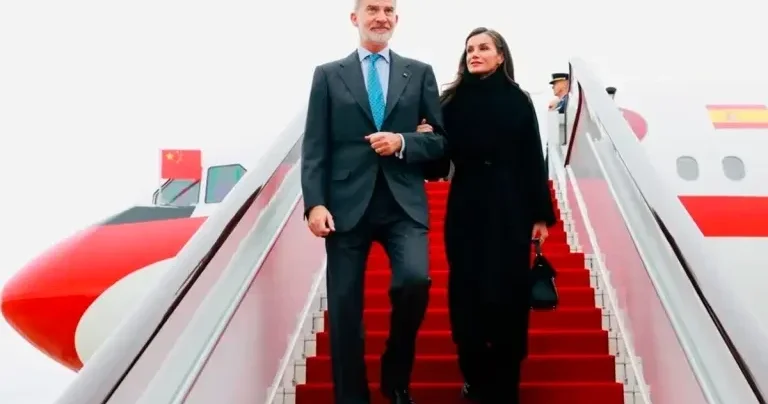 Испанский монарх впервые за 18 лет посетил Китай