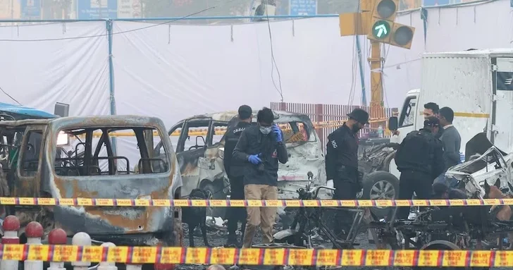 Взрыв автомобиля в столице Индии официально квалифицирован как теракт