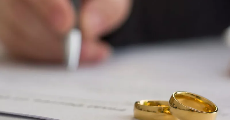 Американка не подозревала, что вышла замуж за султана, и подала на развод