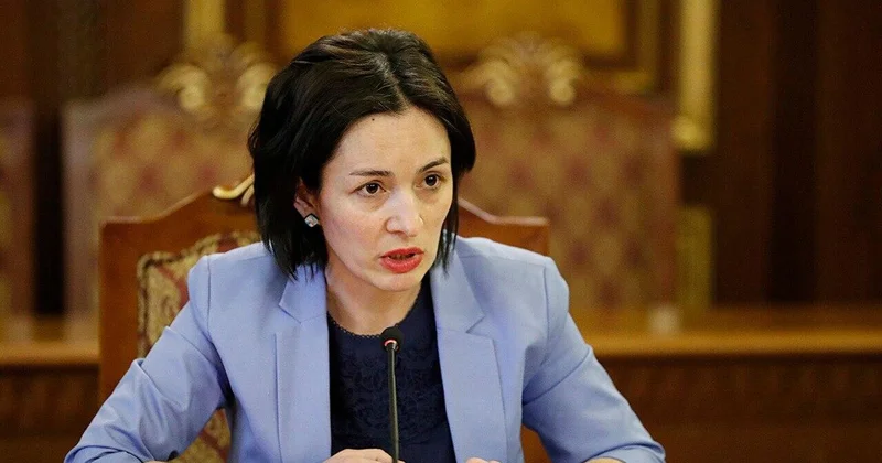 В Армении назревает бунт против министра образования