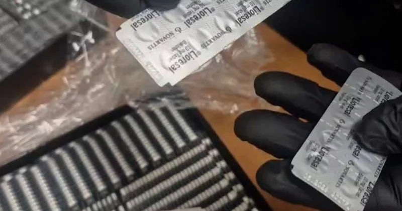 Таблетки под видом сладостей: таможенники пресекли контрабанду фото