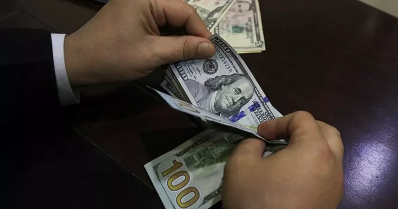 Коммерсантъ : Спрос россиян на валюту взлетел