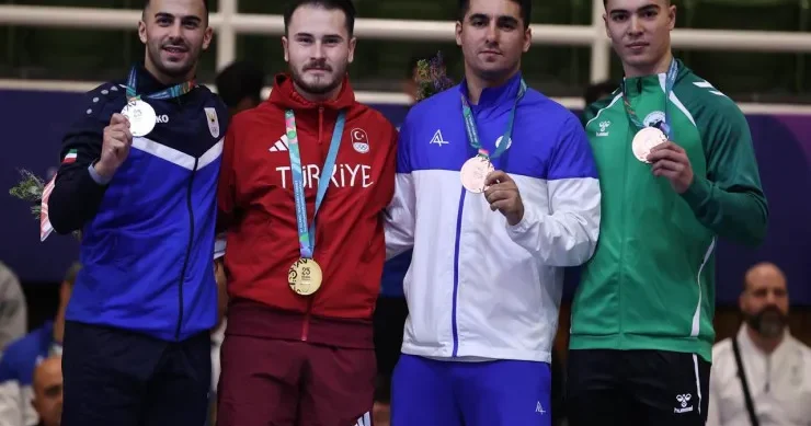 Karateçilərimiz İslamiadaya 2 medalla başladı