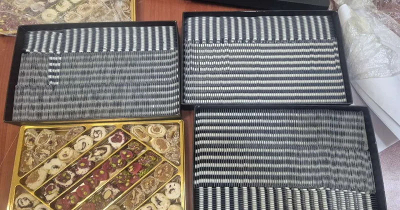 Gömrükdə şirniyyat qutularında gizlədilən dərmanlar aşkar edilib
