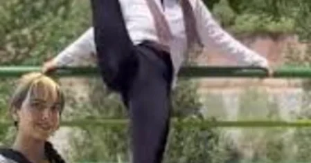 İdmançı qız hicabsız video çəkdirdiyi üçün həbs edildi VİDEO