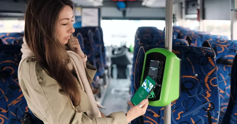 В Бишкеке ежедневно штрафуют более десяти пассажиров автобусов: ПРИЧИНА